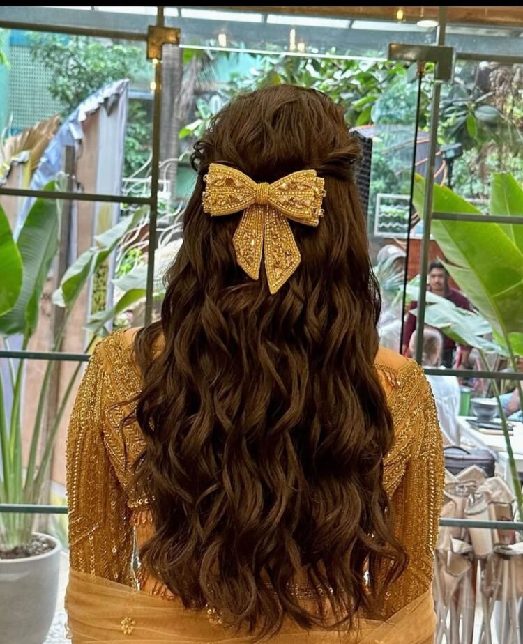 Jaanshu glitter hair bow