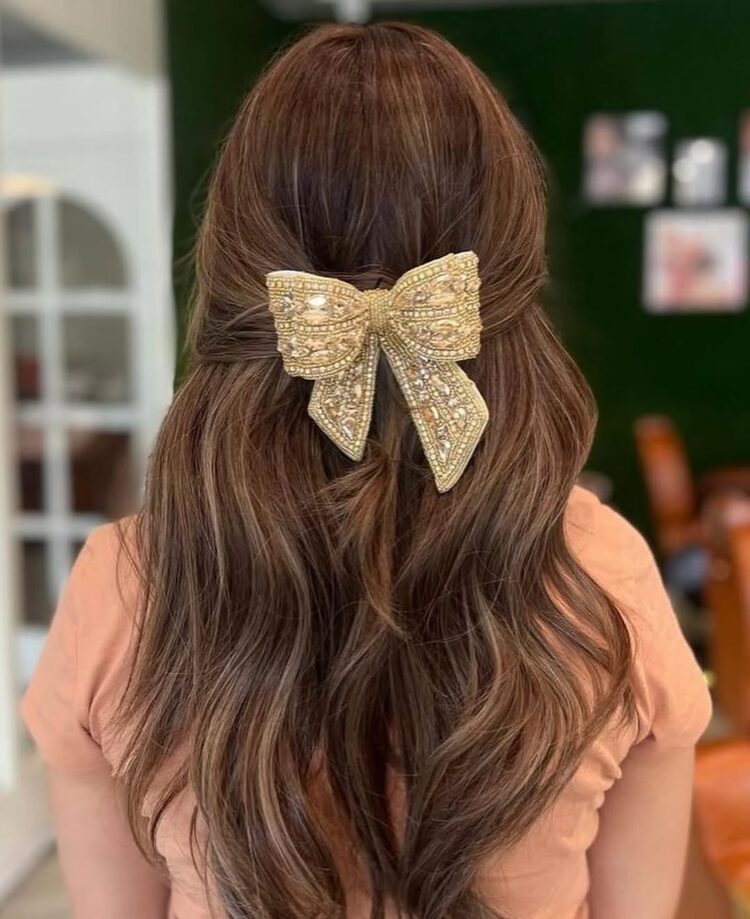 Jaanshu glitter hair bow